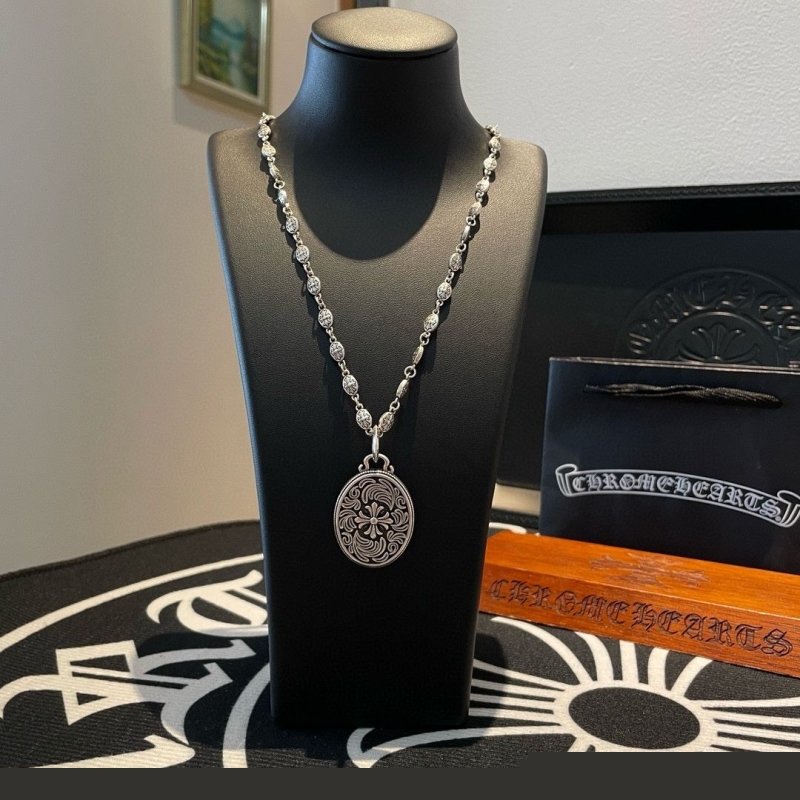 Ch**me He**ts necklaces